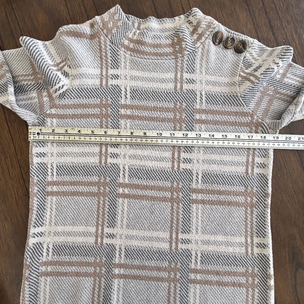 Cleo mock neck neutral tone pullover sweater with button detail size M - Picture 12 of 14